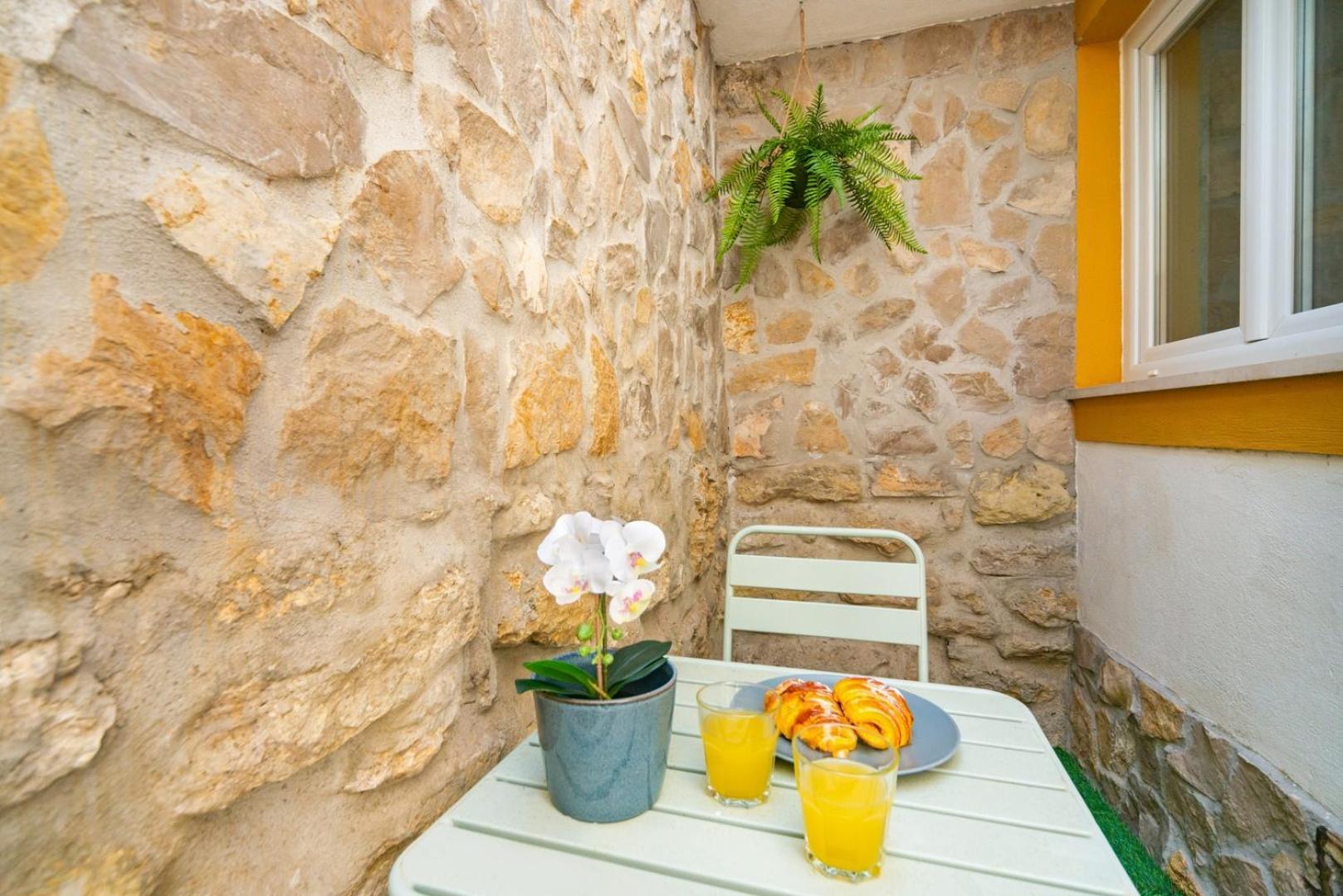 With Private Terrace 250m To Largo Intendente Apartment Lissabon